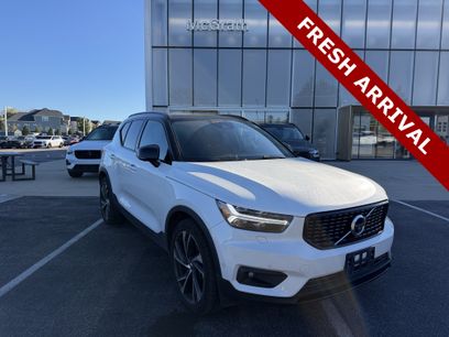 Used 2021 Volvo XC40 T5 R-Design