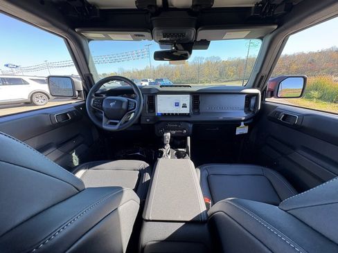 New 2025 Ford Bronco Badlands image 32