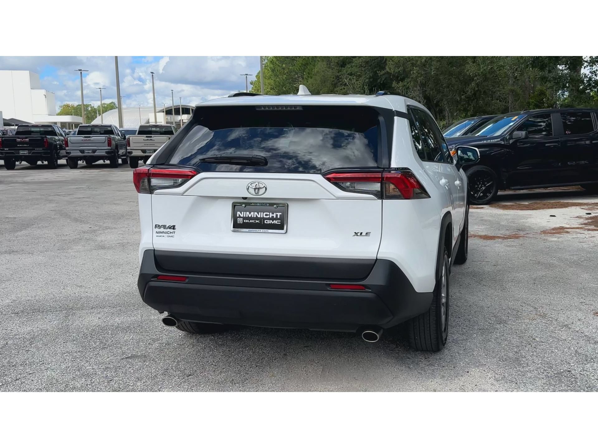 Used 2024 Toyota RAV4 XLE FWD image 8