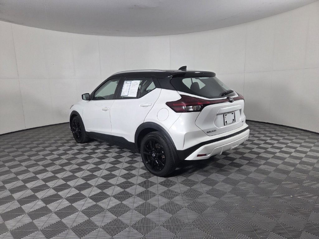 Used 2022 Nissan Kicks SV FWD image 8