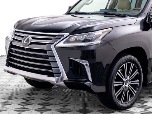 Used 2020 Lexus LX 570 4WD w/ Luxury Package image 43