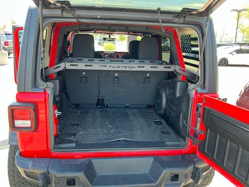 Used 2021 Jeep Wrangler Unlimited Rubicon AWD/4WD image 31