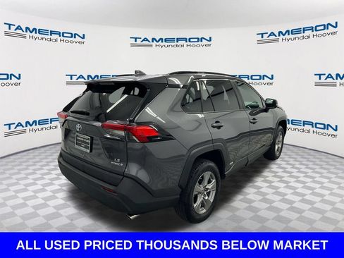 Used 2022 Toyota RAV4 LE AWD/4WD image 5