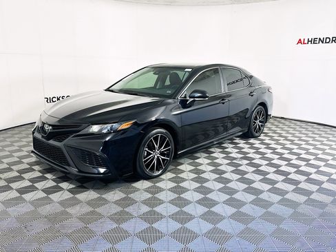 Used 2023 Toyota Camry SE image 7