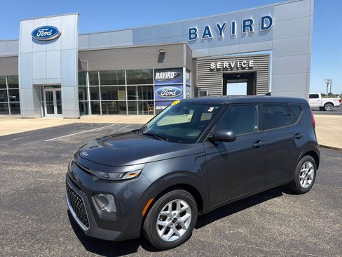 Used 2022 Kia Soul LX w/ Technology Package FWD image 1