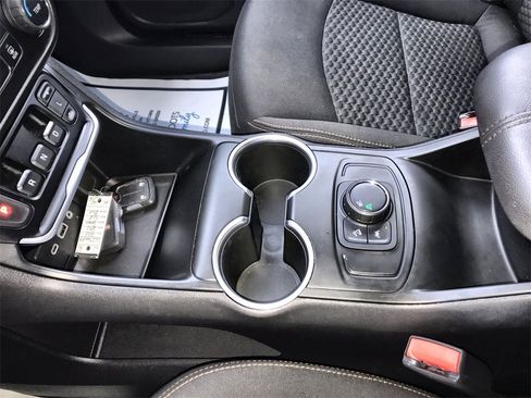 Used 2020 GMC Terrain SLE image 20