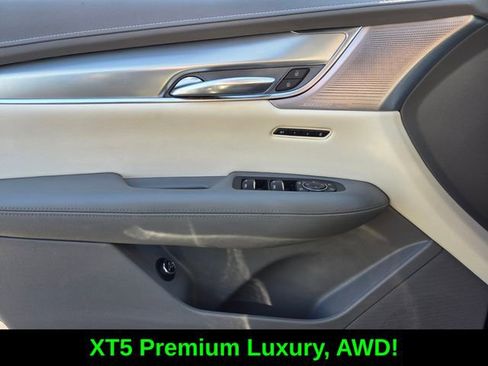 Used 2021 Cadillac XT5 Premium Luxury image 21