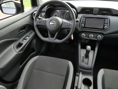 Used 2025 Nissan Versa S w/ Trunk Package FWD image 9