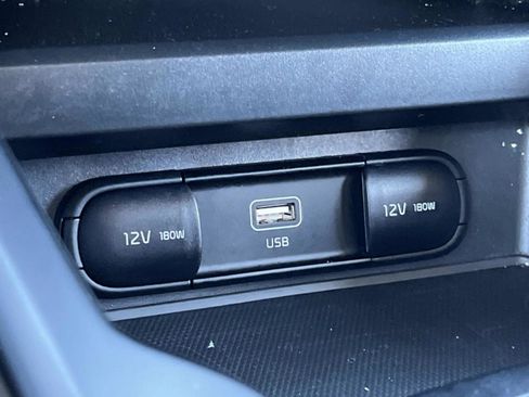 Used 2025 Kia Soul LX w/ LX Technology Package image 32