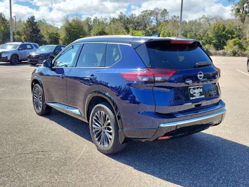 Used 2024 Nissan Rogue Platinum w/ Platinum Premium Package image 3