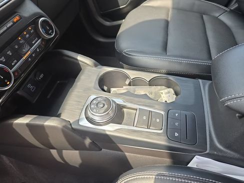 Certified 2022 Ford Escape Titanium AWD/4WD image 26