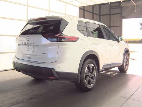 Certified 2026 Nissan Rogue SV w/ Cold Weather Package AWD/4WD image 8
