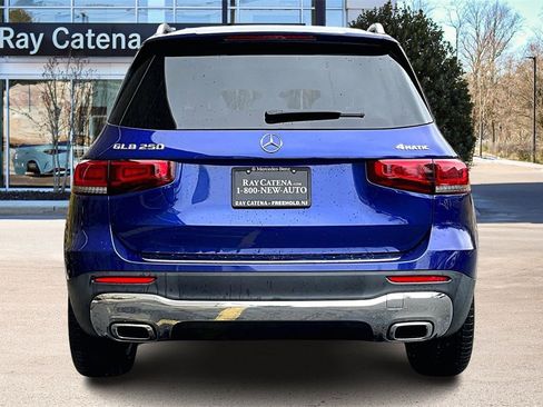 Certified 2021 Mercedes-Benz GLB 250 4MATIC image 4
