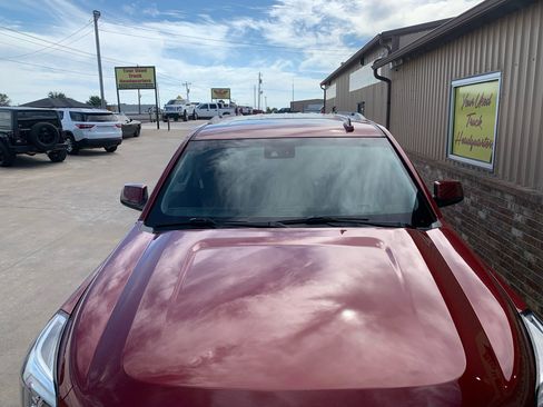 Used 2020 GMC Yukon XL SLT image 8