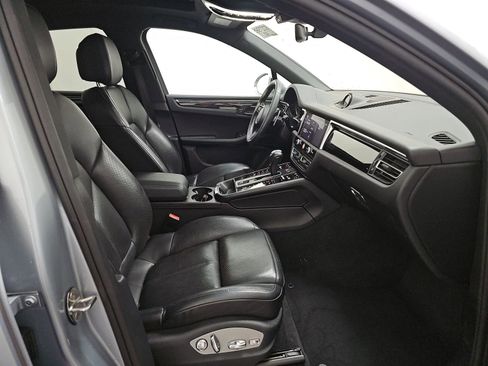 Used 2023 Porsche Macan w/ Premium Package Plus image 13
