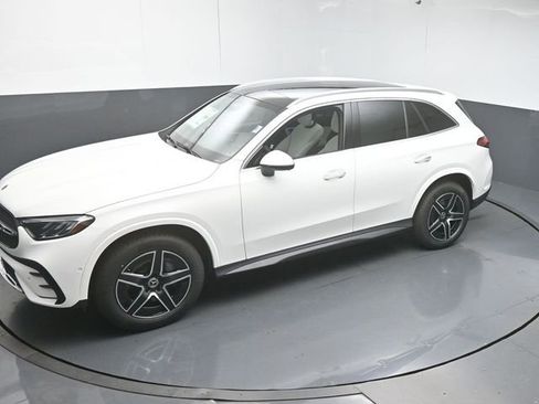 Used 2026 Mercedes-Benz GLC 300 image 44