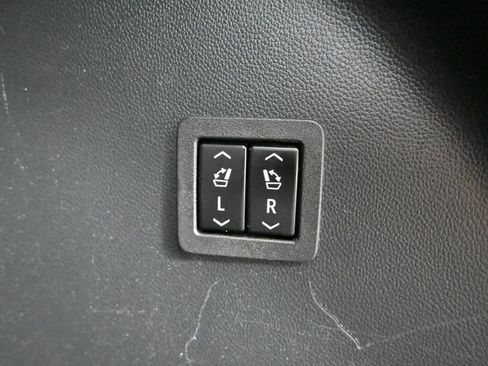 Used 2021 Buick Enclave Avenir w/ Avenir Technology Package image 45