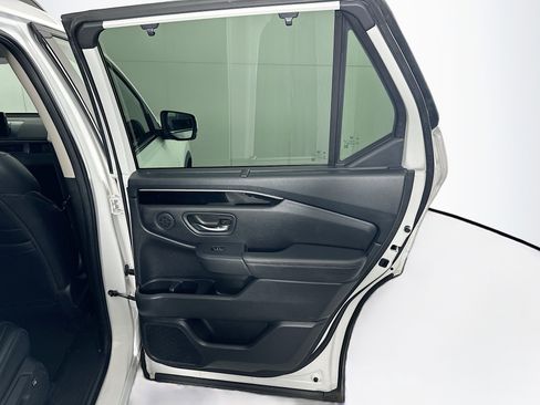 Used 2023 Honda Pilot Touring image 31