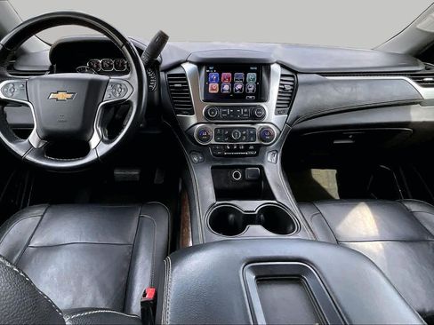 Used 2017 Chevrolet Suburban LT RWD image 14