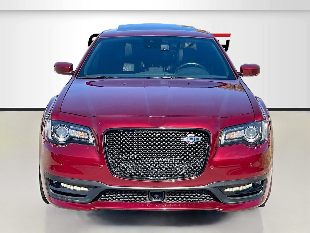 Used 2023 Chrysler 300 C RWD image 2