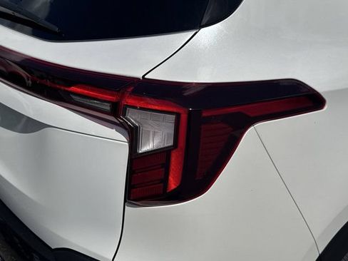New 2026 Kia Seltos S FWD image 32