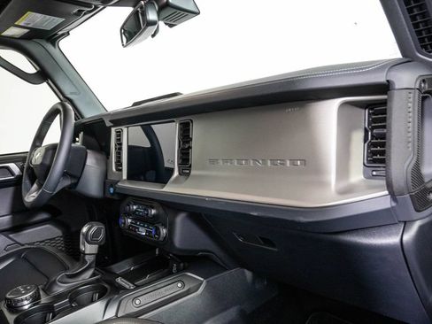 Used 2026 Ford Bronco Outer Banks AWD/4WD image 16