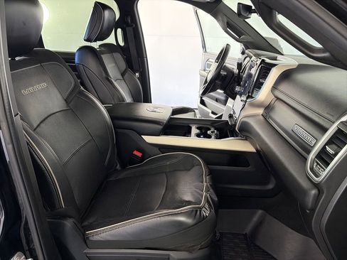 Used 2019 RAM 3500 Laramie image 31