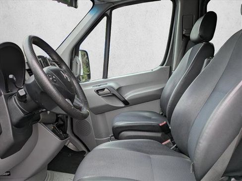 Used 2018 Mercedes-Benz Sprinter 2500 image 13