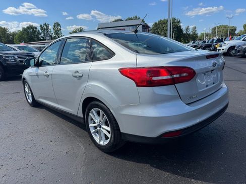 Used 2015 Ford Focus SE FWD image 3