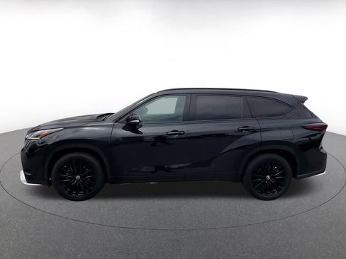 Used 2024 Toyota Highlander XSE FWD image 8