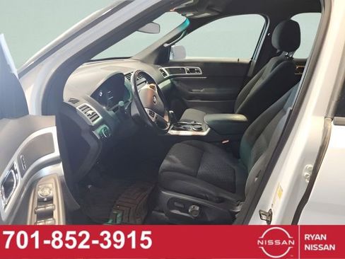 Used 2015 Ford Explorer XLT w/ Equipment Group 201B AWD/4WD image 9