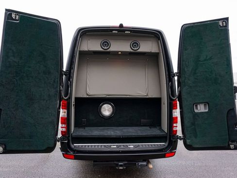 Used 2014 Mercedes-Benz Sprinter 2500 image 43