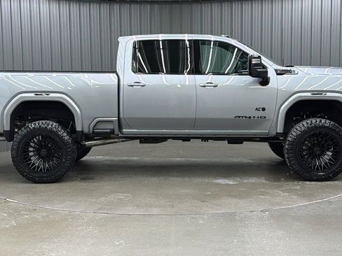 Used 2026 GMC Sierra 2500 AT4 w/ Max Trailering Package image 6