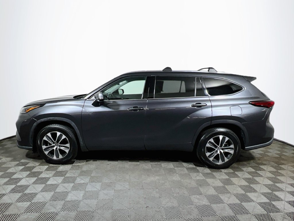 Certified 2020 Toyota Highlander XLE FWD image 4