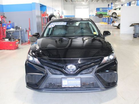 Used 2024 Toyota Camry SE AWD/4WD image 3