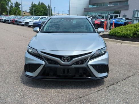 Used 2023 Toyota Camry SE AWD/4WD image 3