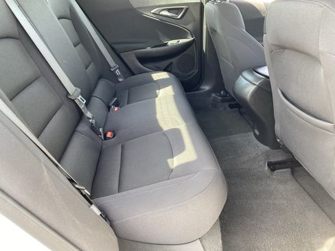 Used 2025 Chevrolet Malibu LS FWD image 14