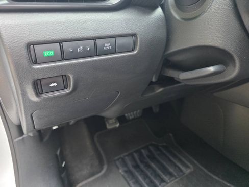 Used 2024 Nissan Sentra S FWD image 14