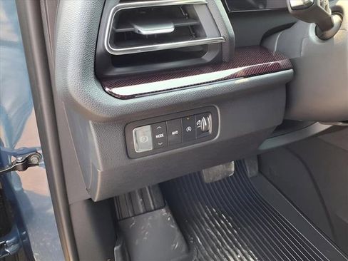 New 2026 Chevrolet Traverse Z71 w/ Driver Confidence Package image 19