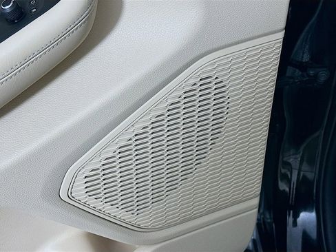 Certified 2025 Jeep Grand Cherokee L Limited AWD/4WD image 29