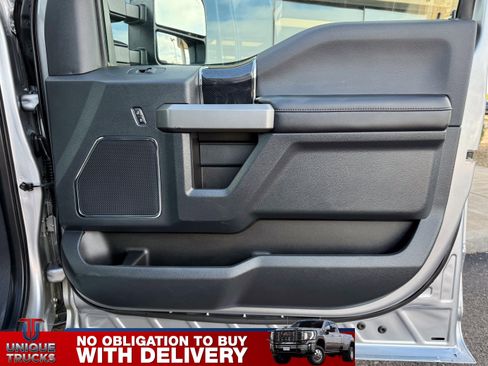 Used 2022 Ford F350 Platinum w/ Tremor Off-Road Package image 30