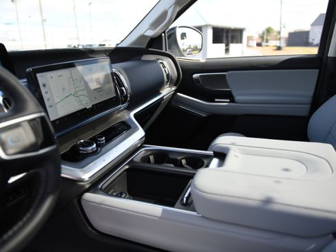 New 2026 Ford Expedition Max Platinum w/ Driver's Package image 22