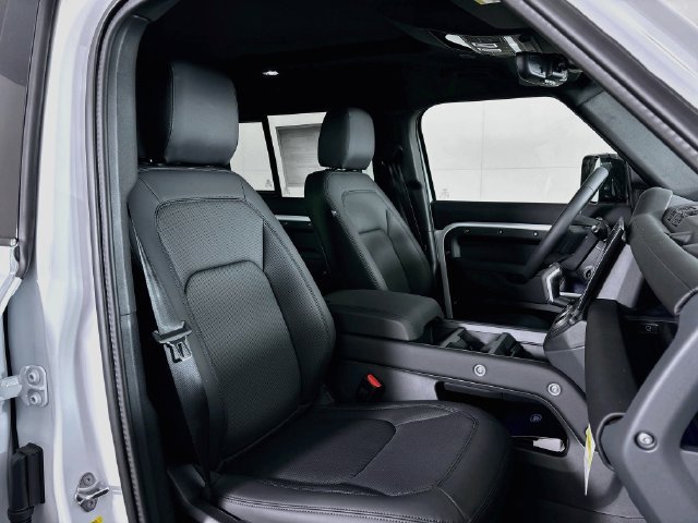 New 2026 Land Rover Defender 110 X-Dynamic SE AWD/4WD image 25