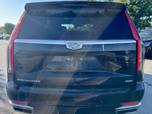 Used 2023 Cadillac Escalade Premium Luxury w/ LPO, Radiant Package AWD/4WD image 4