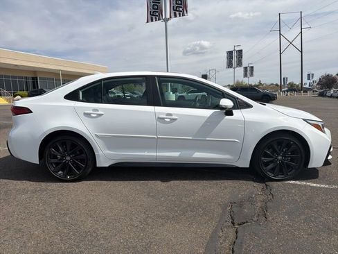 Used 2025 Toyota Corolla XSE image 2