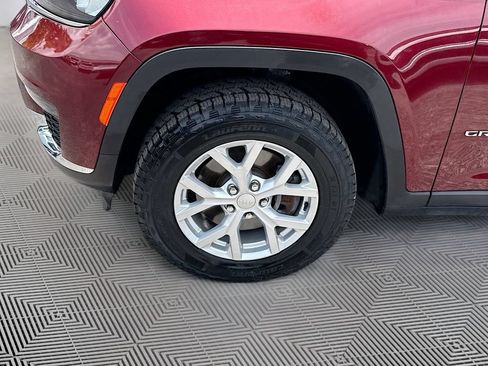 Used 2023 Jeep Grand Cherokee L Limited AWD/4WD image 35