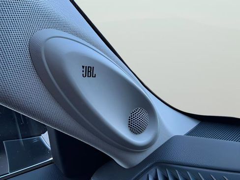 Used 2020 Toyota Highlander Platinum image 21