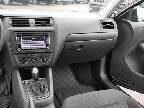 Used 2015 Volkswagen Jetta S image 23