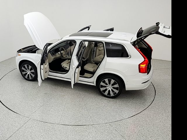 Certified 2025 Volvo XC90 T8 Ultra w/ Protection Package AWD/4WD image 44
