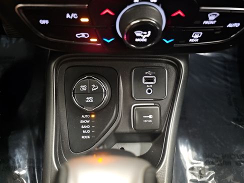 Used 2019 Jeep Compass Trailhawk AWD/4WD image 23